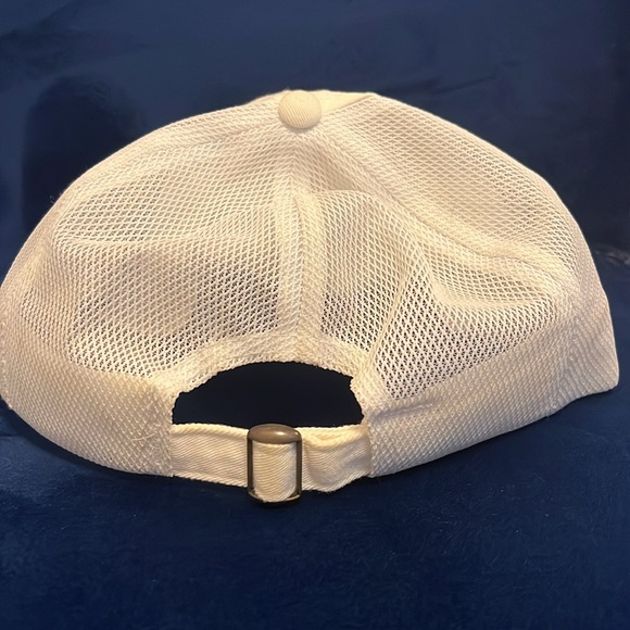 Boat Captain’s Baseball Hat in White, Mesh with adjustable strap - Picture 3 of 4